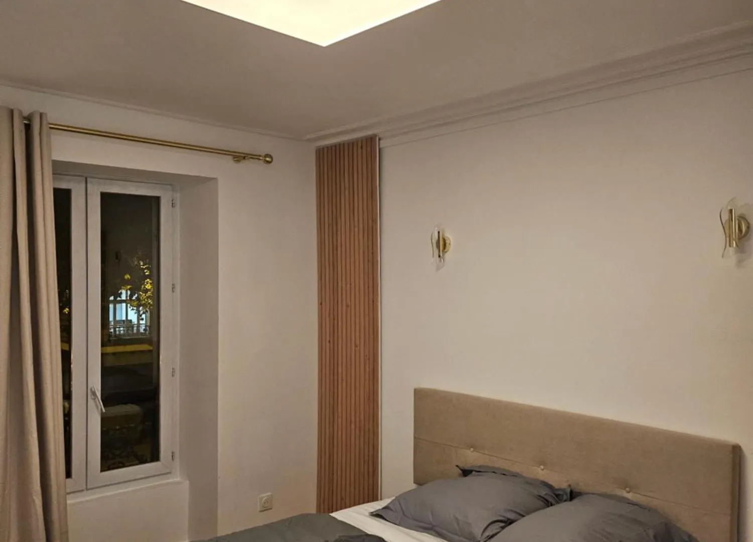 Highstay Champs Elysees Arc De Triomphe Paris France
